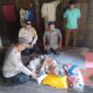 Bantu beban Ekonomi,Polsek Kluet Utara bagikan Paket Bahan pokok kepada warga Lansia