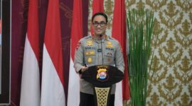 Kapolda Banten Irjen Pol Suyudi Ario Seto saat menyampaikan Commander Wish. (Foto: Dok. Bidhumas Polda Banten)