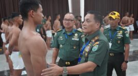 Mayor Jenderal TNI Niko Fahrizal, M.Tr (Han)., memimpin Sidang Pantukhir Tingkat Panda Penerimaan Calon Bintara Prajurit Karier (Caba PK) Tentara Nasional Indonesia Angkatan Darat (TNI AD) Reguler Pria Tahun Anggaran 2024