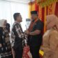 Kedatangan Pj. Gubernur Aceh ini disambut dengan upacara adat yang khidmat, diawali dengan tari Ranup Lampuan sebagai simbol penyambutan tamu kehormatan.Selasa (24/08/24) sore.