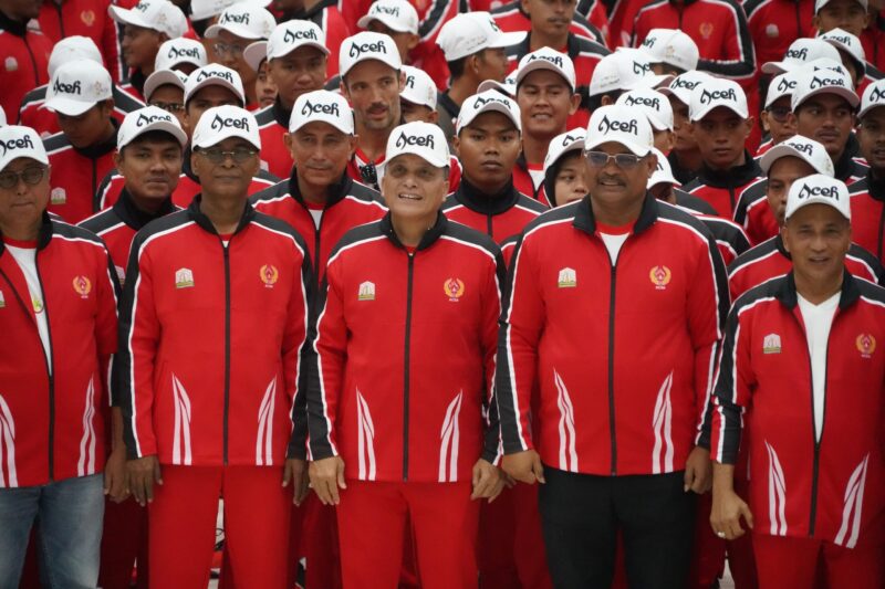 Mayor Jenderal TNI Niko Fahrizal, M.Tr.(Han)., menghadiri acara pelepasan kontingen Aceh untuk Pekan Olahraga Nasional (PON) XXI 2024 Aceh-Sumut, yang berlangsung meriah di Gedung Komite Olahraga Nasional Indonesia (KONI) Aceh, Kota Banda Aceh, pada Rabu (28/08/24) sore. 