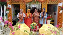 Antusias Masyarakat Terhadap Stand Pameran Dinas Pendidikan Kabupaten Simeulue.