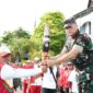  Mayor Jenderal TNI Niko Fahrizal, M.Tr. (Han), secara resmi menerima Kirab Api PON Ke - XXI Aceh-Sumut yang tiba di Markas Kodam Iskandar Muda, pada Jum'at (06/09/24) sore.