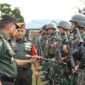  Mayor Jenderal TNI Niko Fahrizal, M.Tr(Han)., memimpin Apel Gelar Pasukan bertempat di Lanud SIM dalam rangka kunjungan Kerja Presiden Republik Indonesia Bapak Ir. H. Joko Widodo,Minggu (08/09/24).