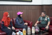 Mayor Jenderal TNI Niko Fahrizal, M.Tr(Han)., menerima audiensi dari Julita M. Saragih, CEO dan Founder dari Rudy Project Indonesia Selasa (10/09/24) siang.  