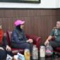 Mayor Jenderal TNI Niko Fahrizal, M.Tr(Han)., menerima audiensi dari Julita M. Saragih, CEO dan Founder dari Rudy Project Indonesia Selasa (10/09/24) siang.  