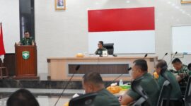 Dalam rapat tersebut, Danrindam Iskandar Muda, Kolonel Inf Hasandi Lubis, memaparkan RGB pelaksanaan Latihan UST Batrai Yonarmed 17/KC.Kamis (12/09/24)
