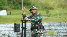 Kolonel Infanteri Akmil Satria Martha Yudha Darmawi, bertindak sebagai koordinator umum (Koorum) Latihan Pratugas Proglatsiapops Sistem Blok Satgas Pamtas RI-PNG Kewilayahan Yonif 112/DJ. Mewakili Danrindam IM, Minggu (15/09/24).