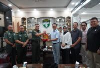 Mayor Jenderal TNI Niko Fahrizal, M.Tr.(Han), menerima audiensi Pengurus Ikatan Alumni SMA Negeri 2 (IKASMANDU) Banda Aceh  Kamis (19/09/24).
