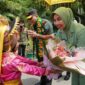 Mayor Jenderal TNI Niko Fahrizal, M.Tr.(Han), didampingi oleh Ketua Persit Kartika Chandra Kirana Daerah Iskandar Muda, Ny. Eva Niko Fahrizal, beserta rombongan,melaksanakan kunjungan kerja ke Kodim 0115/Simeulue yang berlokasi di Desa Amaiteng Mulia, Kecamatan Simeulue Timur, Kabupaten Simeulue, pada Sabtu (21/09/2024).