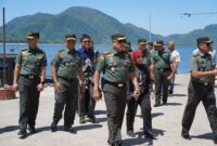 Mayor Jenderal TNI Niko Fahrizal, M.Tr. (Han), menghadiri acara Sea Trial atau uji coba pemeliharaan alat angkutan air Bekangdam IM Tahun Anggaran 2024. di Dermaga Kompi Angkutan Air Denjasaang IM/B, Banda Aceh, pada Kamis (26/09/24) pagi.