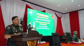 , Mayor Jenderal TNI Niko Fahrizal, M.Tr.(Han), didampingi Ketua Persit Kartika Chandra Kirana Daerah Iskandar Muda, Ny. Eva Niko Fahrizal, melaksanakan kunjungan kerja ke Satuan Detasemen Intelijen Kodam Iskandar Muda pada Jumat (17/1/2025).