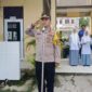 Kasat Binmas Polres Pidie Jaya, Ipda Zuhri Yusuf, S.H., bertindak sebagai pembina upacara,di SMUN 1 Meureudu ( 20-01-2025) foto. humas Polres.