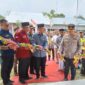 Potong Pita ,Pj. Bupati Pidie Jaya yang diwakili oleh Kepala Kesbangpol Drs. A. Jalil, M.Pd. ,Kapolres Pidie Jaya AKBP Ahmad Faisal Pasaribu, S.H., S.I.K., M.H., Bupati Terpilih, H, Syibral Malasyi, Kepala BNK Pidie Jaya dr. Denny (Pabung Dim 0102), Mayor Cpl Hendrianto, anggota DPRK, PJU Polres, Kapolsek Jajaran Polres Pidie Jaya, dan tokoh masyarakat, kamis (23-01-2025)