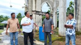 Repon Cepat Keluhan Warga, PJ. Bupati dan Wakil Bupati Terpilih Pidie Jaya Kunjungi Sarah Mane untuk Melihat Mesjid Kamis (2-1-2024) foto.ist