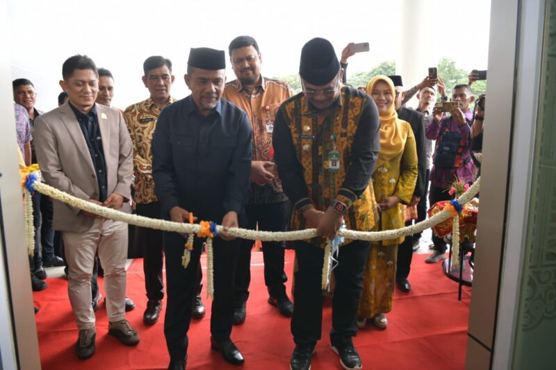 Pj Gubernur Safrizal Resmikan Gedung Baru Dinas Perkim Aceh, Minta ASN Kerja Lebih Baik