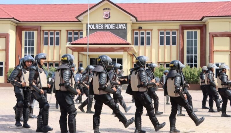 Satuan Samapta Polres Pidie Jaya menggelar Latihan Dalmas Lanjut di Halaman Apel Polres Pidie Jaya, Kamis (6/2/2025).foto.Ist
