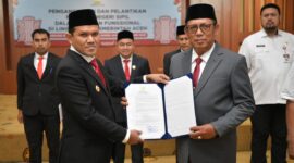Wagub Fadhlullah Serahkan SK Plt Sekda Aceh untuk Alhudri dan Lantik 47 Pejabat Fungsional