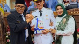 Bupati Abdya Eksekusi Buku Komitmen Berantas Narkotika Di Abdya