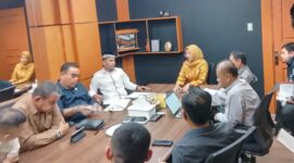 Rombongan Komisi I DPR Aceh diterima oleh pejabat Bidang Kedeputian SDM Aparatur KemenPAN RB, Isti Isrokhimah, dalam rangka melakukan konsultasi dan koordinasi terkait permintaan pengangkatan PPPK Penuh Waktu R2/R3 berdasarkan database BKN di Jakarta pada Kamis, 20 Februari 2025. Foto.ist