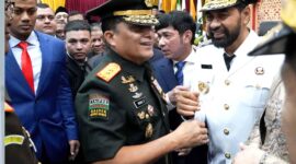 Mayor Jenderal TNI Niko Fahrizal, M.Tr. (Han), menghadiri pelantikan Gubernur dan Wakil Gubernur Aceh terpilih, Muzakir Manaf dan Fadhlullah yang berlangsung di Gedung Utama Dewan Perwakilan Rakyat Aceh (DPRA), Rabu (12/2/2025). 