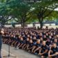  Brigadir Jenderal TNI Ayi Supriatna, S.I.P., M.M., memberikan pengarahan kepada para prajurit dan Pegawai Negeri Sipil (PNS) di lingkungan Kodam Iskandar Muda di Lapangan Blang Padang, Kota Banda Aceh, pada Selasa (4/2/2025) pagi