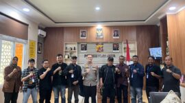 Kapolres Pidie Jaya, AKBP Ahmad Faisal Pasaribu, S.H., S.I.K., M.H., menerima audiensi dari pimpinan berbagai organisasi pers di Aceh Sabtu (1/2/2025). di Mako Polres Pidide Jaya