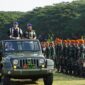  Kepala Kelompok Staf Ahli (Kapok Sahli) Pangdam IM, Brigjen TNI Senmart Tonda, S.Sos., memimpin Upacara Gelar Operasi Penegakan dan Penertiban (Gaktib) Waspada Wira Rencong dan Yustisi Citra Wira Rencong Polisi Militer Tahun Anggaran 2025 di Lapangan Blang Padang, Kota Banda Aceh pada Senin, (10/02/25) pagi.   