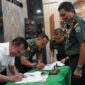  Mayjen TNI Niko Fahrizal, M.Tr.(Han)., menyaksikan penandatanganan Perjanjian Kerja Sama Teknis antara Kodam IM dan PTPN IV Regional VI. Kesepakatan ini ditandatangani oleh Asisten Teritorial Kasdam IM, Kolonel Inf Fransisco, S.E., M.I.Kom., dan Region Head PTPN IV Regional VI,  Syahriadi Siregar, dalam sebuah acara yang berlangsung di ruang kerja Pangdam IM, selasa 11/2/2025.