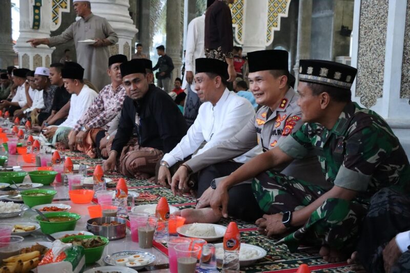 Bupati Pidie Jaya Tgk H Sibral Malasyi, Safari Ramadhan Bersama Forkopimda di Masjid Iskandar Muda Kuta Bate Manyang Lancok Meureudu, Rabu, (5/03/2025).
