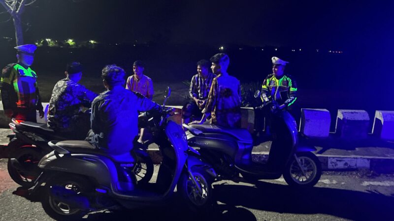 Sat Lantas Polres Pidie Jaya menggelar Patroli Blue Light guna menindak aksi balap liar dan penggunaan knalpot brong yang meresahkan masyarakat. 