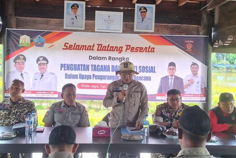 Wakili Bupati, Kadis Sosial P3A, Pidie Jaya Agusmaidi, S.I.P, M.M. Buka Pelatihan Penguatan Tagana dan Bakti Sosial.,Sabtu (26-4-2025) Dok. Jurnalis Tlii