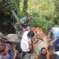 Petugas Gabungan Sedang mengevakuasi korban kecelakaan lalu lintas (laka lantas) tunggal  di Tanjakan Cot Murong, Kecamatan Suka Makmue, Kota Sabang, Rabu, (2 -4- 2025.)foto.Ist.