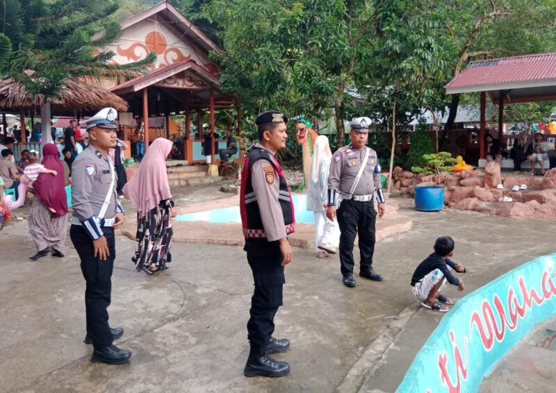 Satgas Ops Ketupat Seulawah Polres Aceh Selatan Intensifkan Patroli Obyek Wisata Jaga Keamanan Libur Lebaran.