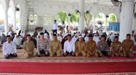 Bupati Pidie Jaya  Membuka Bimbingan Manasik Haji, Calon Jamaah Haji Tahun 1446 Hijriyah/2025 Masehi di Mesjid Almunawarah Simpang Empat Meurah Dua pada Senin (21/4) Foto.Ist