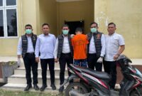 Satuan Reserse Kriminal (Sat Reskrim) Polres Pidie Jaya , menyerahkan tersangka kasus pembunuhan, penganiayaan berat, dan pencurian dengan kekerasan ke Kejaksaan Negeri Pidie Jaya, Senin (28/4/2025)foto.ist
