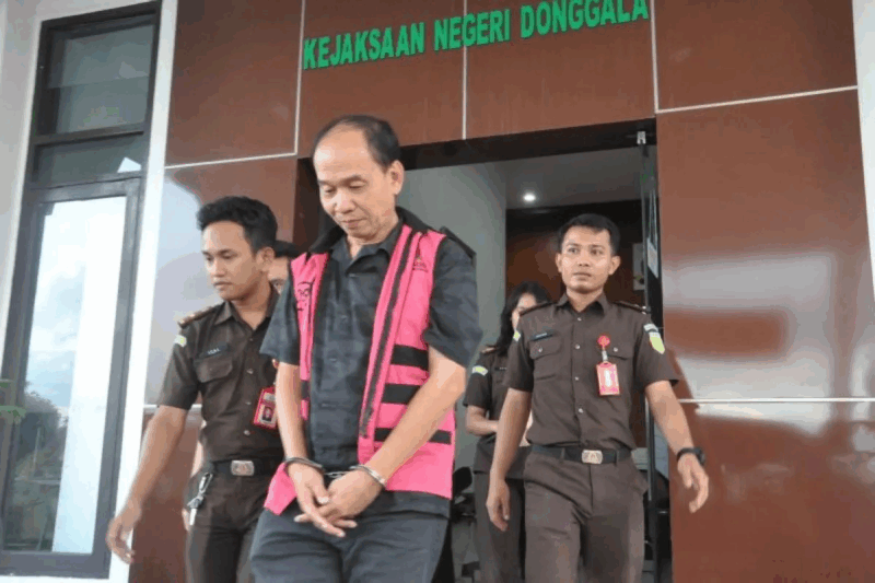  Kejaksaan Negeri (Kejari) Kabupaten Donggala menetapkan satu orang tersangka dalam dugaan tindak pidana korupsi proyek peningkatan ruas jalan di Desa Mbulava, Kecamatan Rio Pakava, Kabupaten Donggala, Sulawesi Tengah. Kerugian negara akibat dugaan korupsi ini diperkirakan mencapai Rp500 jut