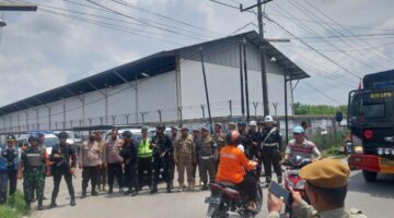 POLRESTA DELI SERDANG GELAR PATROLI SKALA BESAR JELANG MAY DAY 2025
