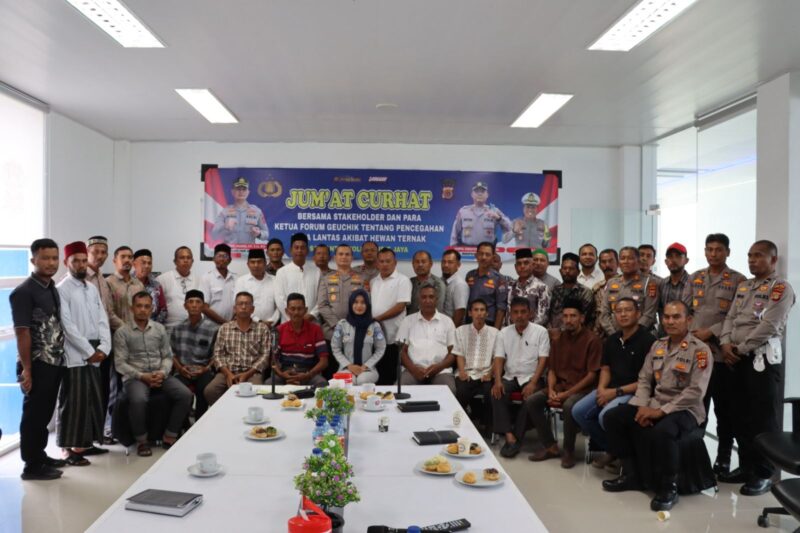 Dalam upaya memperkuat komunikasi serta membangun kolaborasi lintas sektoral, Polres Pidie Jaya kembali melaksanakan program Jum’at Curhat Presisi pada Jumat, 2 Mei 2025.Foto.Ist.