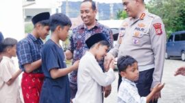 Dirlantas Polda Aceh Salurkan Bingkisan dan Santunan untuk Anak-Anak Terlantar di UPTD Rumoh Seujahtra Aneuk Nanggroe