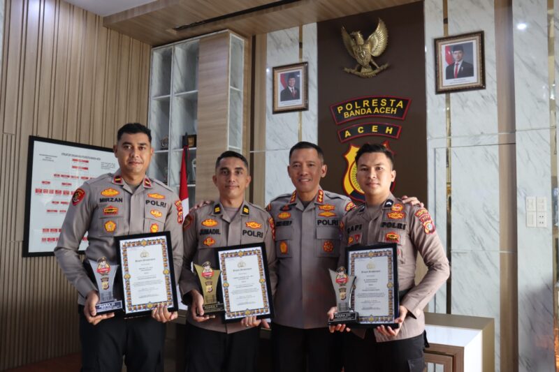 Peringati Harkitnas ke 117, Kapolresta Banda Aceh Berikan Penghargaan Untuk Personel Polisi Teladan