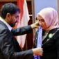 Gubernur Aceh Muzakir Manaf, mengukuhkan Ny.Marlina Muzakir sebagai Bunda Paud, Bunda Literasi, dan Ketua Forum Ikan Aceh, Anjong Mon Mata Banda Aceh, Selasa, 20/5/2025