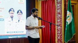 Gubernur Aceh Muzakir Manaf makan malam bersama Kepala Badan Penyelenggara Haji Republik Indonesia KH Mochamad Irfan Yusuf di restoran Meuligoe Gubernur Aceh, Jumat (16/5/2025). Dalam acara tersebut, turut hadir Wakil Gubernur Aceh Fadhlullah dan Plt. Sekretariat Daerah M Nasir.