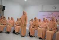 Ketua Umum Dharma Wanita Persatuan Ny. Ida Budi Gunadi mengukuhkan Dharma Wanita Persatuan Aceh (DWP) Masa Bakti 2024 - 2029 secara Zoom di Aula DWP Aceh Banda Aceh, 15/5/2025