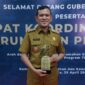 Wakil Gubernur Aceh, Fadhlullah, SE, menerima apresiasi Nasional atas kontribusinya dalam mendukung program strategis nasional 3 juta rumah yang di serahkan oleh wakil menteri perumahan & kawasan permukiman (PKP) Indonesia, Bapak Fahri Hamzah di Gedung sasana Bakti Praja, kemendagri, jakarta, Selasa 29 April 2025