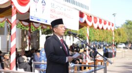 Bupati Pidie Jaya, H Sibral Malasyi MA, S.Sos, M.E, memimpin upacara peringatan Hari Lahir Pancasila yang digelar di halaman Kantor Bupati setempat, Senin (2/6/2025) foto Ist.
