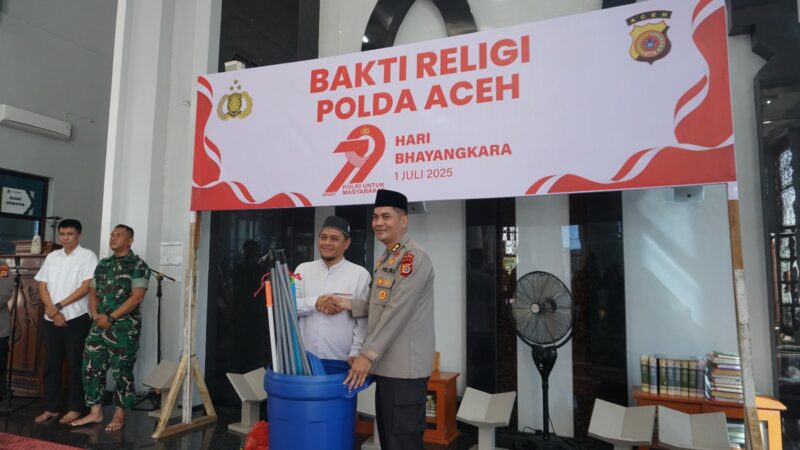 Polda Aceh Gelar Bakti Religi di Masjid Subulussalam PLTD Apung