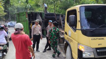Satlantas Polres Aceh Selatan gerak Cepat Kecelakaan Truk Tronton