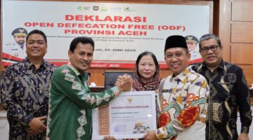PEMKAB PIDIE JAYA TERIMA PENGHARGAAN ODF
