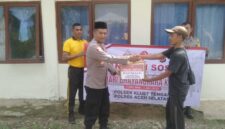 Poksek Kluet Tengah Salurkan Bantuan Sosial Dalam Rangka Hut Bhayangkara Ke - 79 